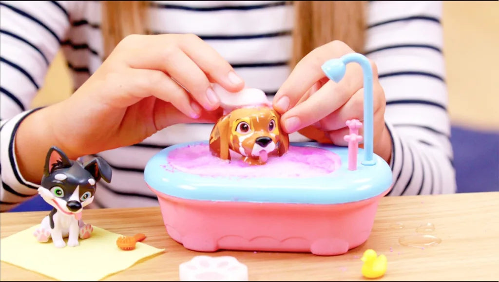 Washy Friends Color Reveal Pancsoló kutyusok káddal és 5 kiegészítővel - Beagle